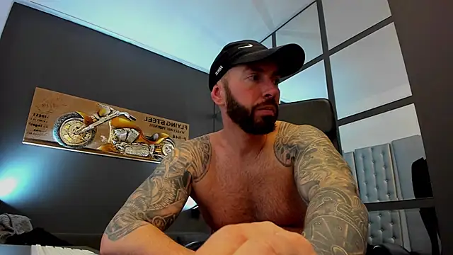 Snapshot of AronGrant chatting on 3, 3, 2025 AronGrant online show from 3, 3, 2025