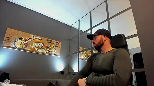 Snapshot of AronGrant chatting on 10, 3, 2025 AronGrant online show from 10, 3, 2025