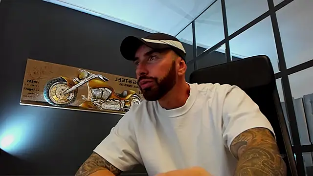 Snapshot of AronGrant chatting on 22, 9, 2025 AronGrant online show from 22, 9, 2025