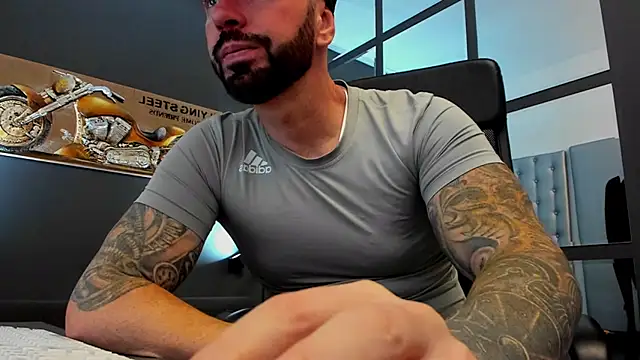 Snapshot of AronGrant chatting on 30, 9, 2025 AronGrant online show from 30, 9, 2025