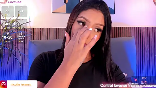 NicolleeEvanss online show from 20, 2, 2026