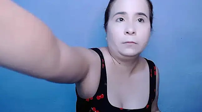 Snapshot of SubLayla01 chatting on 18, 1, 2025 SubLayla01 online show from 18, 1, 2025
