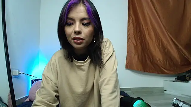 Alicia Ortiiz online show from 2, 3, 2025