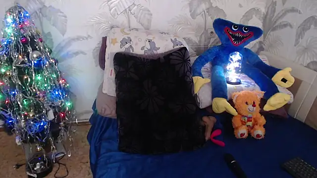 CamDiva113 online show from 4, 1, 2025