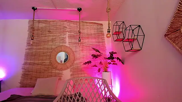 April bowie online show from 25, 1, 2025