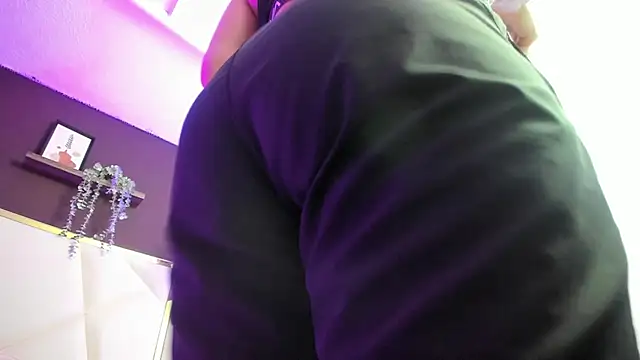 April bowie online show from 21, 10, 2025