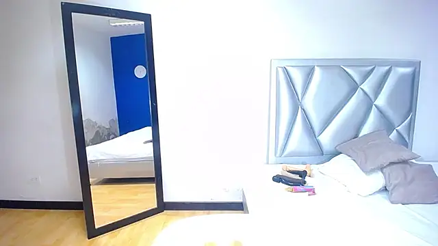 exotic karmella online show from 15, 2, 2025