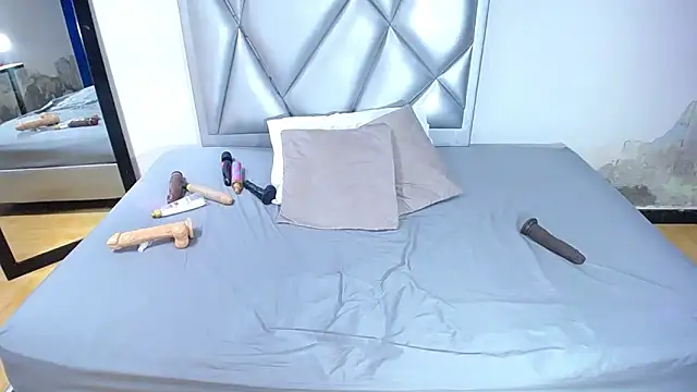 exotic karmella online show from 3, 3, 2025