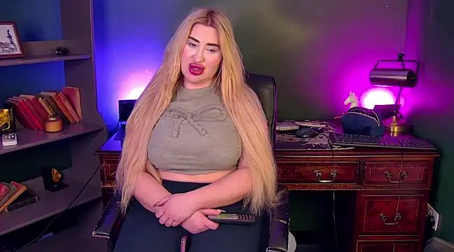 FerrariRedxBabestation online show from 5, 3, 2025