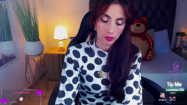 Snapshot of candy_summer28 chatting on 4, 3, 2025 candy summer28 online show from 4, 3, 2025
