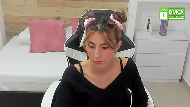 Snapshot of candy_summer28 chatting on 12, 9, 2025 candy summer28 online show from 12, 9, 2025