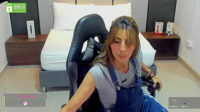 Snapshot of candy_summer28 chatting on 18, 9, 2025 candy summer28 online show from 18, 9, 2025