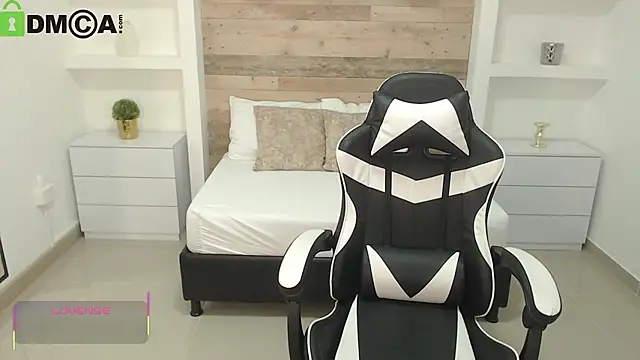 Snapshot of candy_summer28 chatting on 24, 9, 2025 candy summer28 online show from 24, 9, 2025