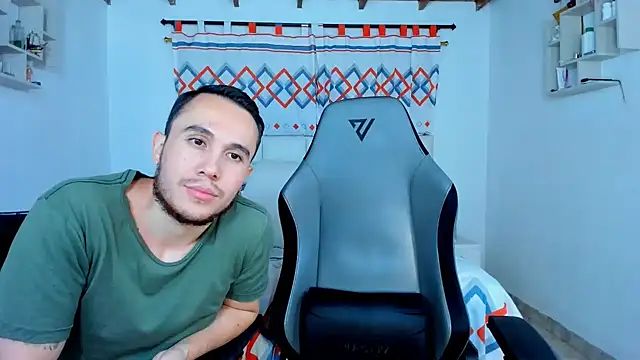 Snapshot of xxx_sweet_couple_ chatting on 17, 12, 2024 xxx sweet couple  online show from 17, 12, 2024