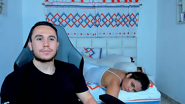 Snapshot of xxx_sweet_couple_ chatting on 18, 12, 2024 xxx sweet couple  online show from 18, 12, 2024