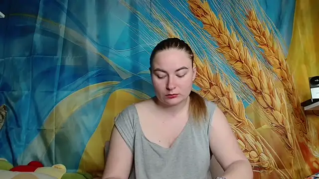 ElenaMaeer online show from 5, 5, 2026