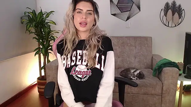 Snapshot of Mayli-x chatting on 11, 2, 2025 Mayli-x online show from 11, 2, 2025