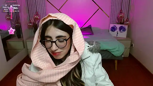 Snapshot of LenaRoses chatting on 7, 2, 2026 LenaRoses online show from 7, 2, 2026