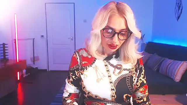 Snapshot of beauty_chl0e chatting on 11, 1, 2025 beauty chl0e online show from 11, 1, 2025