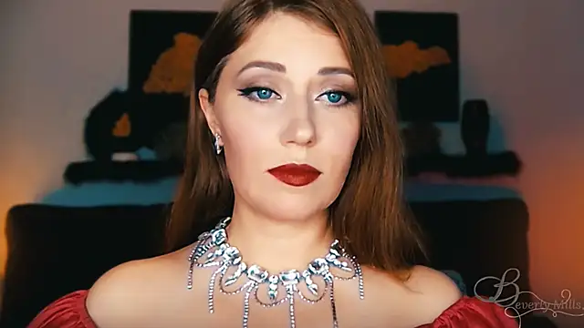 MissBeverlyMills online show from 12, 9, 2025