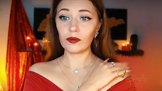 MissBeverlyMills online show from 18, 10, 2025