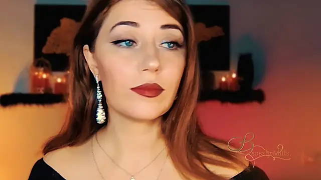 MissBeverlyMills online show from 2, 11, 2025