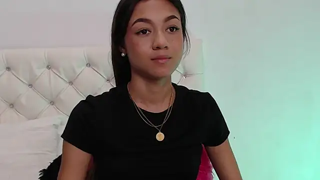 Snapshot of hantonella_ chatting on 5, 3, 2025 hantonella  online show from 5, 3, 2025