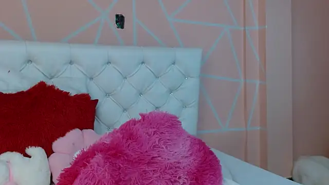 Snapshot of hantonella_ chatting on 17, 9, 2025 hantonella  online show from 17, 9, 2025