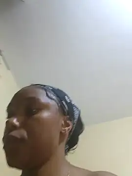 Missthigh online show from 10, 4, 2026