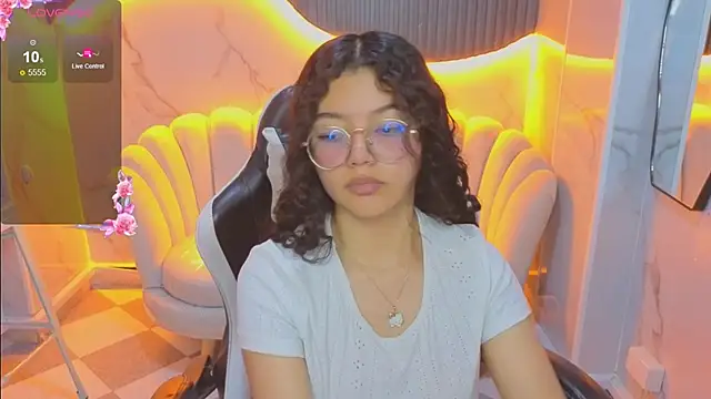 victoria castillo b online show from 7, 11, 2025