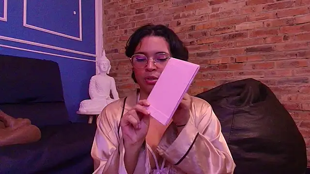 Emmapark  online show from 17, 12, 2025