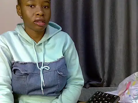Snapshot of Novah_ chatting on 7, 7, 2026 Novah online show from 7, 7, 2026