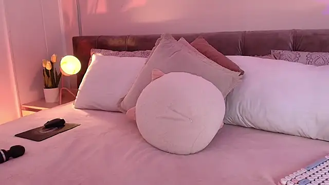 Giaa Ross online show from 12, 3, 2025