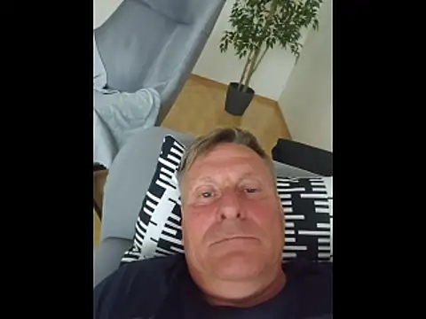 johnnym1 online show from 5, 6, 2026