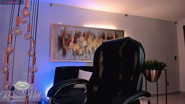 RoxanneHill  online show from 5, 3, 2026