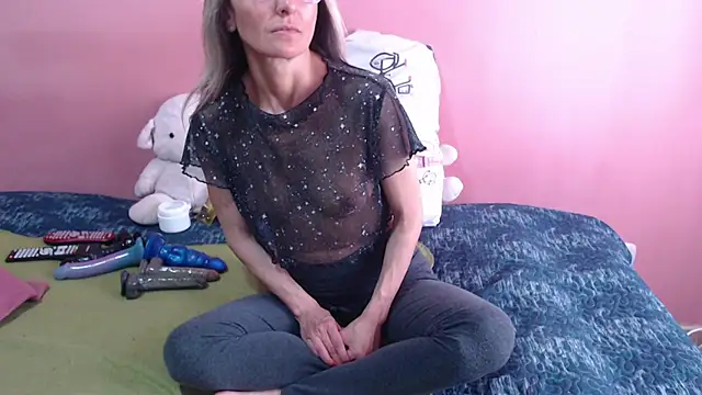 Snapshot of Susanlover chatting on 7, 10, 2025 Susanlover online show from 7, 10, 2025