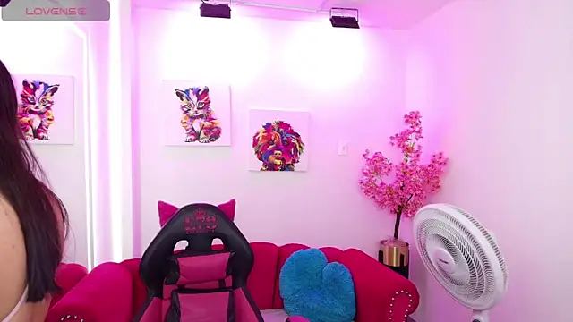 Miss dolly  online show from 11, 10, 2025