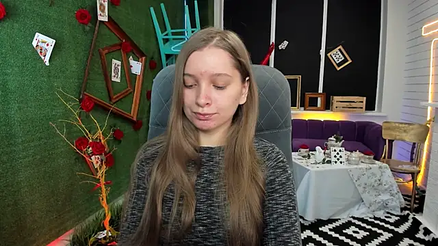 MayaSinabon online show from 10, 12, 2024