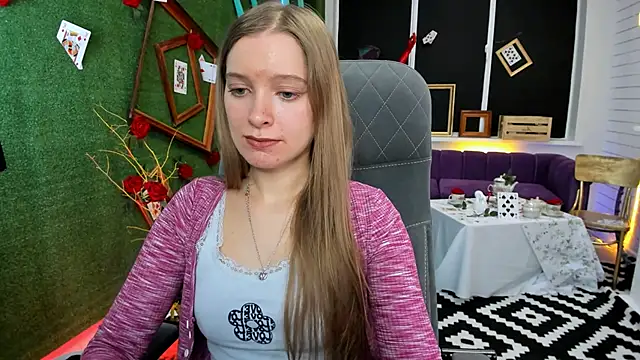 MayaSinabon online show from 11, 12, 2024