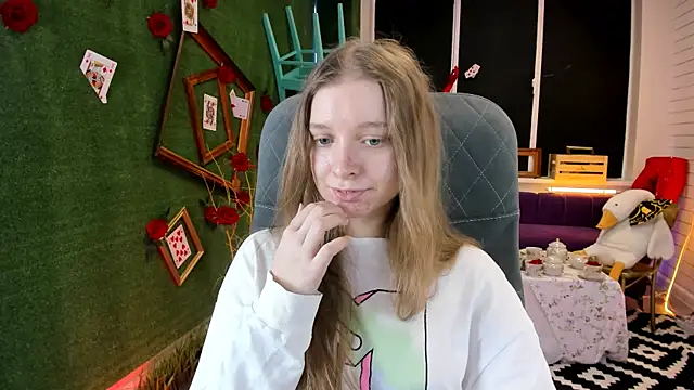 MayaSinabon online show from 8, 2, 2025
