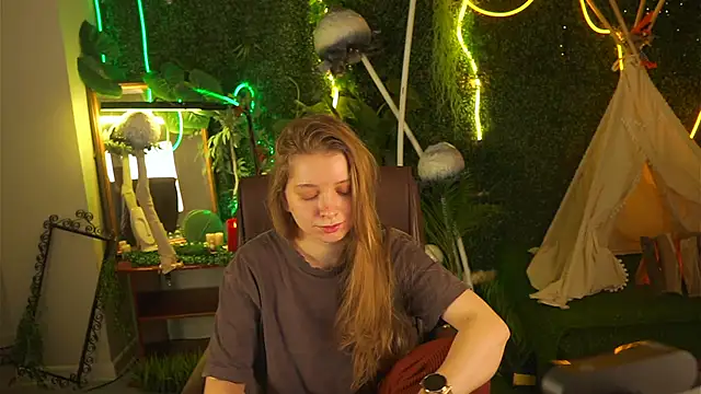 MayaSinabon online show from 12, 3, 2025