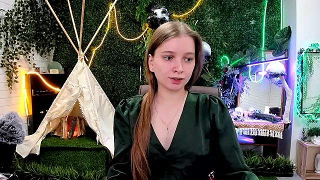 MayaSinabon online show from 4, 10, 2025