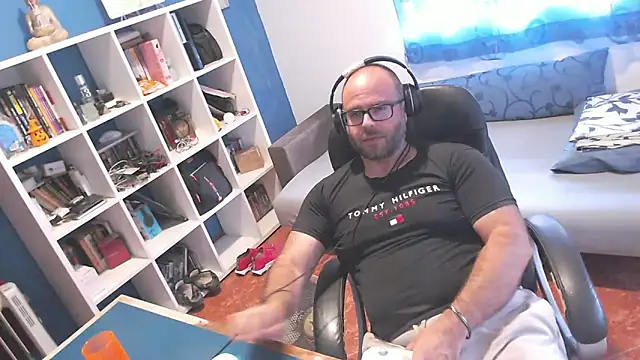 ravingr4d4 online show from 21, 9, 2025