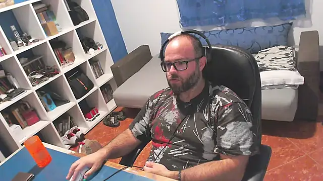 ravingr4d4 online show from 5, 10, 2025