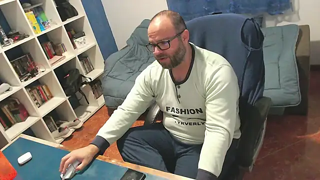 ravingr4d4 online show from 11, 1, 2026