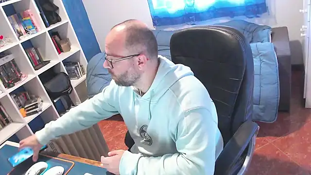 ravingr4d4 online show from 16, 3, 2026