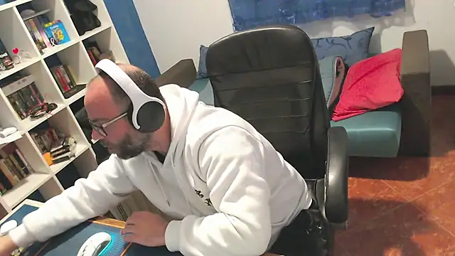 ravingr4d4 online show from 28, 3, 2026