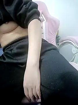 SweetGirl2k2 online show from 3, 1, 2025