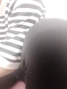 SweetGirl2k2 online show from 3, 2, 2025