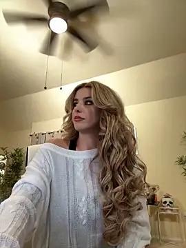 Snapshot of RoxxyDallas chatting on 6, 12, 2024 RoxxyDallas online show from 6, 12, 2024